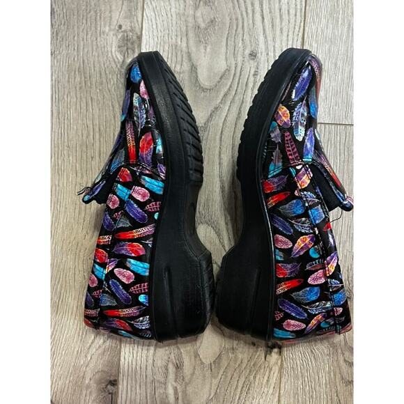 Easy Street colorful feather slides, slip resistant, perfect for nurses, size 7 - Picture 4 of 9